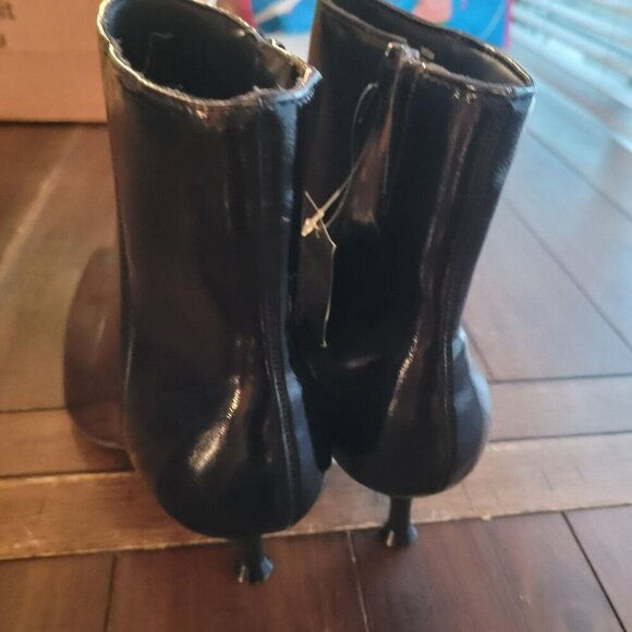 Rachel Zoe Black Patent Leather-Look High Heel Ankle Boots Size 9.5M - Picture 4 of 7